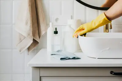 Bounty Paper Towels Review: Quick Size, White, 8-Roll Family Pack